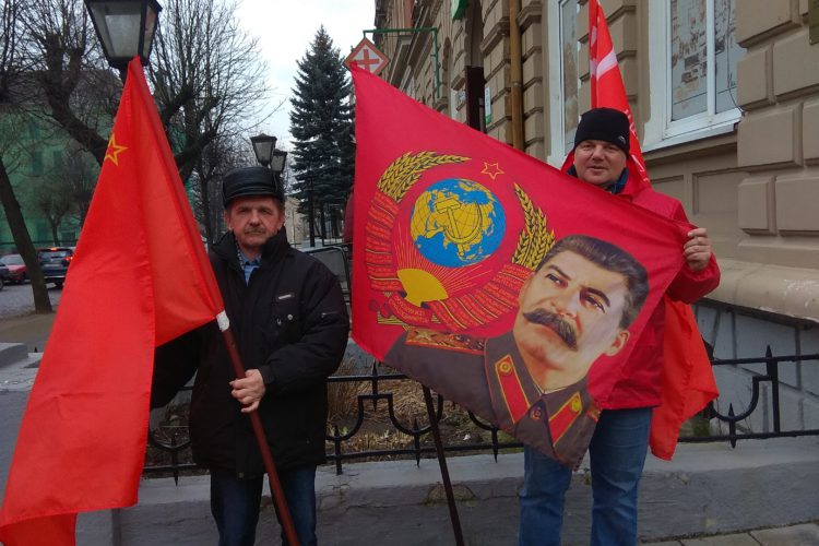 В Черняховске в честь 140-летия И.В. Сталина коммунисты провели автопробег