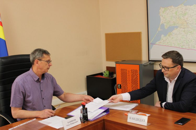 Максим БУЛАНОВ подал документы для регистрации на выборы губернатора