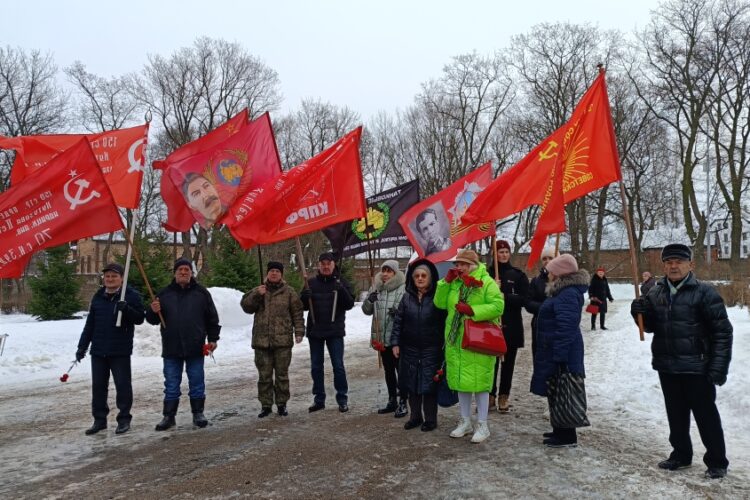 Черняховске коммунисты приняли участие в митинге посвященному 79 годовщине взятия Инстербурга.